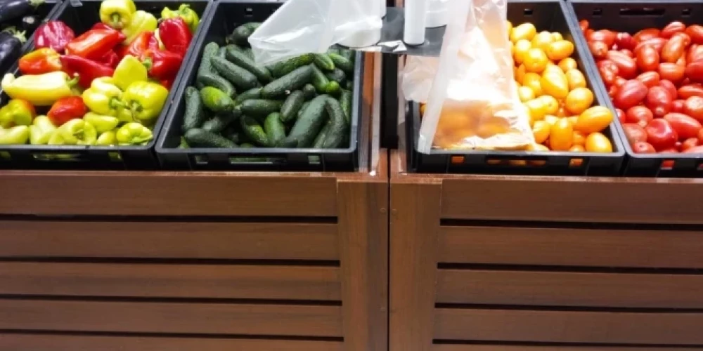 Цены на продукты питания в низкой ценовой категории снизились с мая.