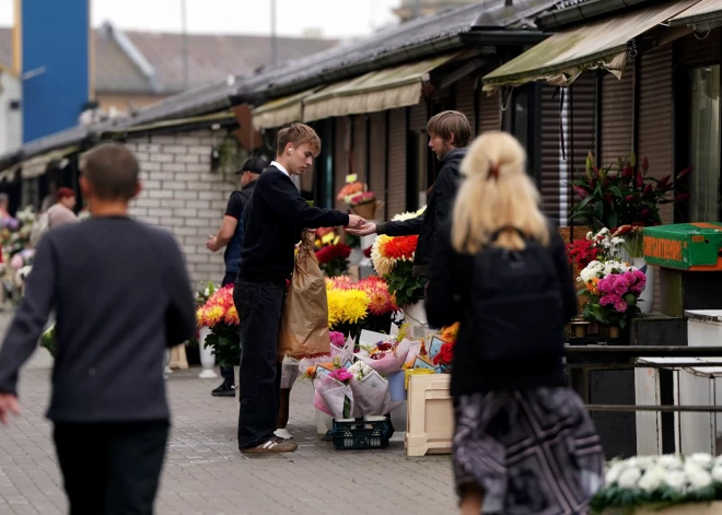 Pensijas, pabalsti, izmaksas: noskaidrots, kas Eiropas Savienībā vislabāk rūpējas par cilvēkiem. Kur šajā sarakstā ir Latvija?
