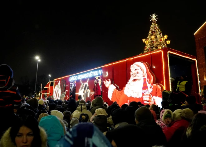 Легенда возвращается: рождественский грузовик Coca-Cola снова появится в Латвии
