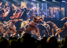 FOTO: izskanējis un izdejots patriotiskais dejas lieluzvedums "Indulis un Ārija. "Dzirnām" 40"