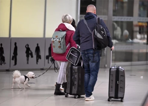 Rokas bagāžu izlases kārtībā sver arī citas lidsabiedrības.