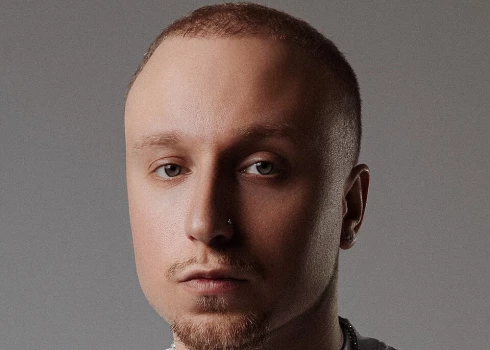 Кирилл «T-Fest» Незборецкий – популярный хип-хоп артист родом из города Черновцы (Украина).