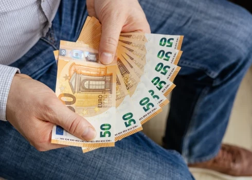 Правительство обещает повышение уровня жизни.