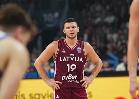 Vai Rihards Lomažs kļūs par Daira Bertāna pēcnācēju izlases kapteiņa lomā?