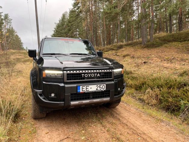 Toyota Land Cruiser. 