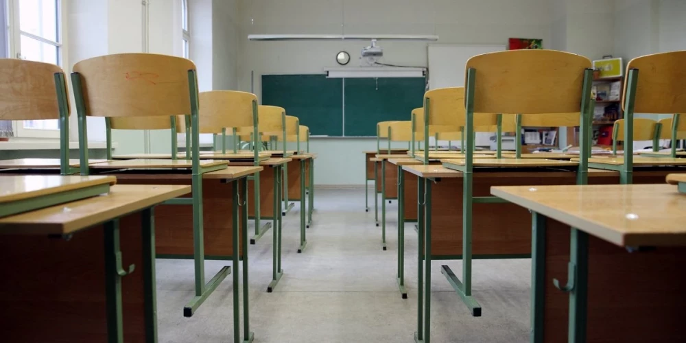 Vairums ES valstu juridiski atzīst tikai divus dzimumus: sieviete un vīrietis.