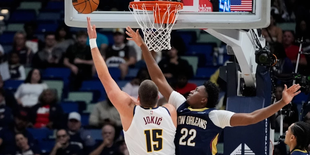 Nikola Jokičs aizvadīja kārtējo iespaidīgo spēli, palīdzot izcīnīt uzvaru pret "Pelicans".