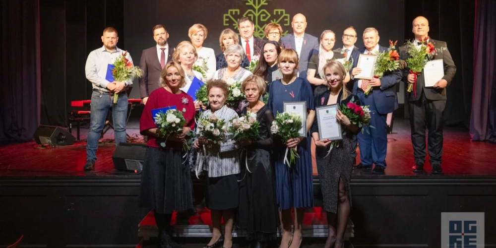 Svinīgā pasākumā godināti Ogres novada Goda pilsoņi un Gada cilvēki.