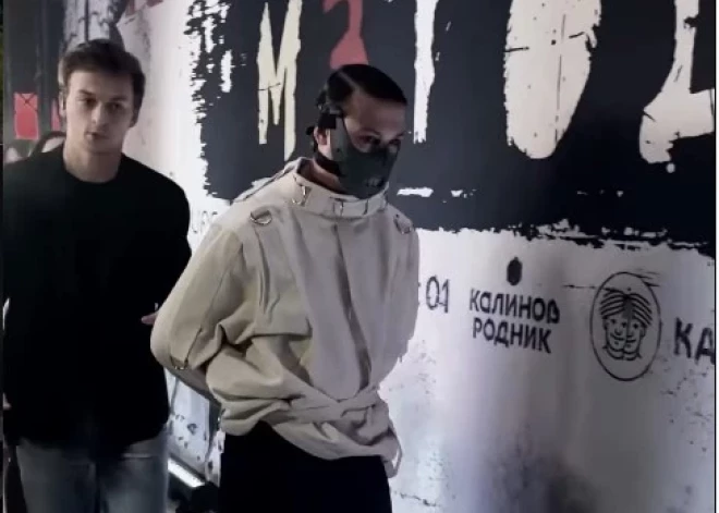 Никита Кологривый пришел на премьеру в смирительной рубашке - что об этом думают врачи