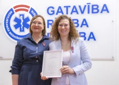 NMPD izcilākajiem darbiniekiem piešķīris augstākos dienesta apbalvojumus. FOTO