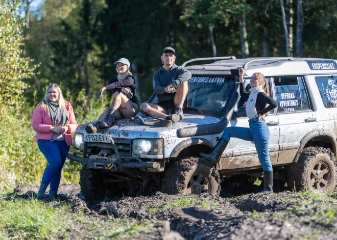 Jaunais iepazīšanās šovs “Mīlestība bezceļos” iemieso adrenalīnu, mežonīgas mīlestības meklējumus un sirsnīgas sarunas pie ugunskura! Četri drosminieki dosies neprātīgā dabas piedzīvojumā, kur katru no viņiem sagaida bezceļu izaicinājums – pārāk dziļi dubļi, bīstami stāvas nogāzes un spriedzes pilni pagriezieni.
