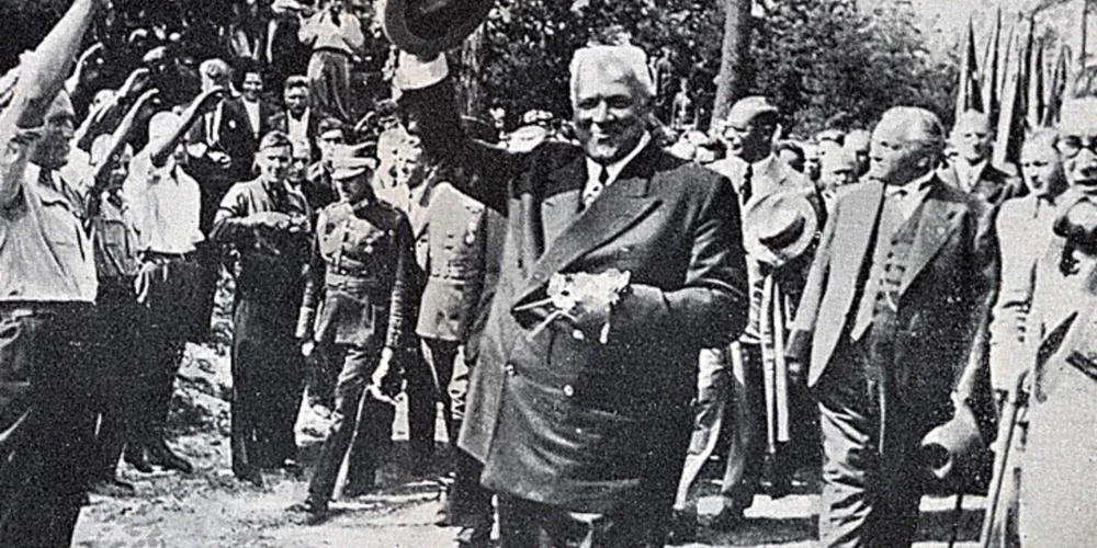 Kārļa Ulmaņa sagaidīšana 1937. gada Strādnieku svētkos.