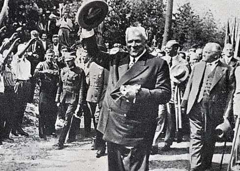 Kārļa Ulmaņa sagaidīšana 1937. gada Strādnieku svētkos.