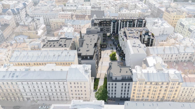 CENTRUS расположен в квартале между улицами Тербатас, Блауманя, Дзирнаву и К. Барона.