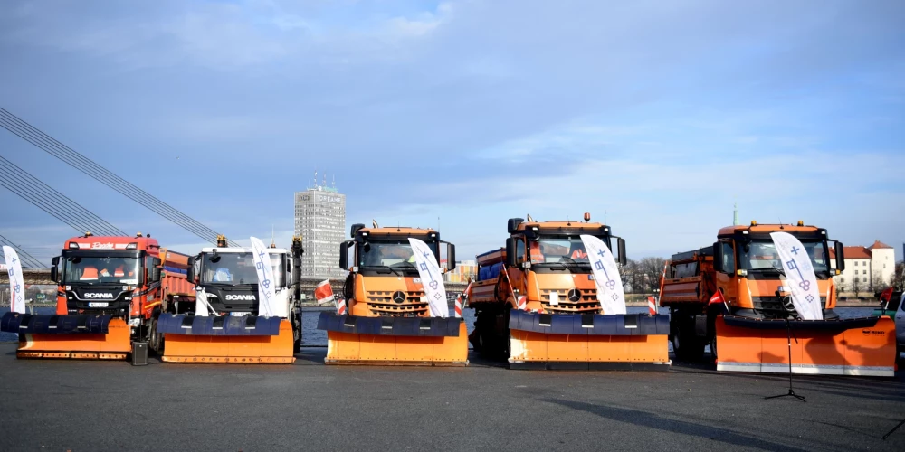 Снегоуборочные машины готовы к схватке!