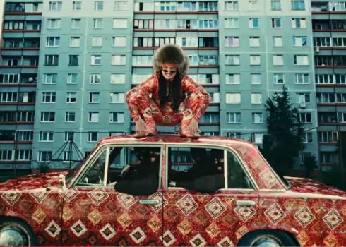 Oliver Tree laidis klajā savu jaunāko dziesmu un videoklipu "Joyride". 