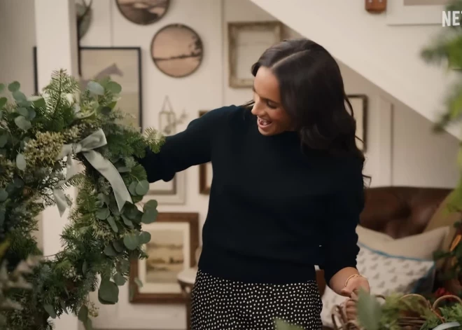 Ieskats Meganas Mārklas Ziemassvētku speciālizlaidumā "Ar mīlestību, Megana: Svētku svinēšana". 