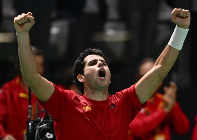 Spānijas tenisisti pieveic Čehiju un iekļūst Deivisa kausa pusfinālā