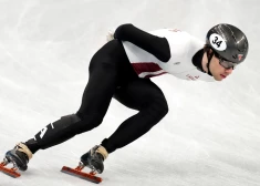 Roberts Krūzbergs Pasaules šorttreka tūres posmā Gdaņskā iekļūst pusfinālā 1500 metru distancē