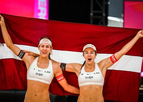 Tīna Graudiņa ar Anastasiju Samoilovu pirmo reizi cīnīsies par medaļām pasaules čempionātā.