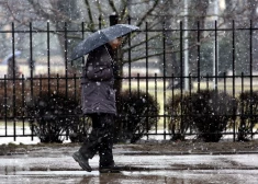 В пятницу местами ожидаются дожди и снег