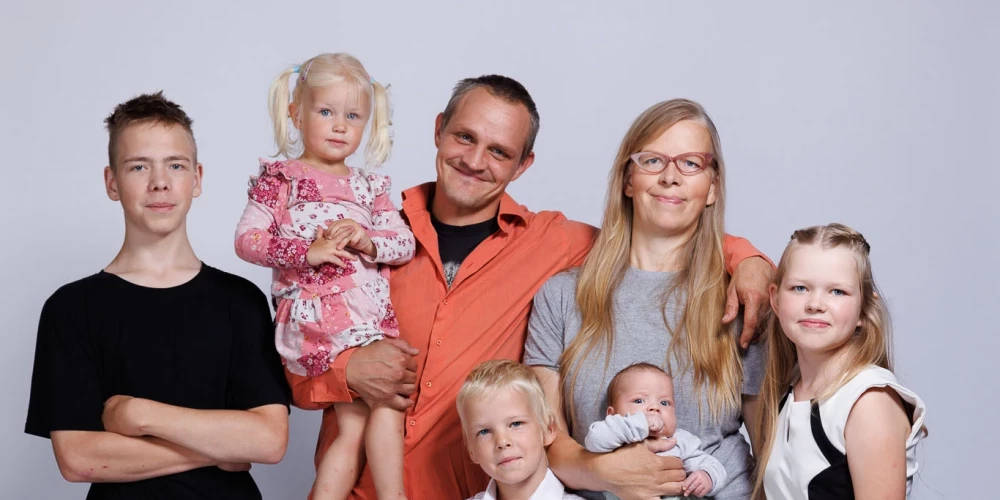 Folkmaņi šovā "Ģimene burkā".