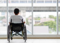 Тукумское самоуправление сокращает пособия: под ударом семьи с детьми-инвалидами