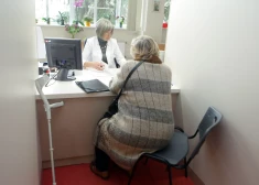 "Приходите на час раньше": переход на электронные направления обернулся хаосом