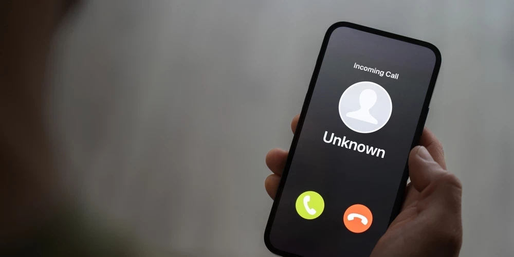 Латвию накрыла волна фальшивых звонков.