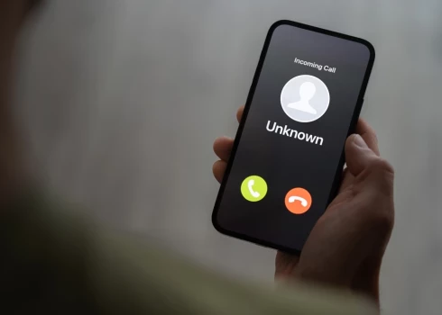 Латвию накрыла волна фальшивых звонков.