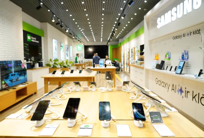 Mobilo sakaru operatori satraukušies, ka pēc gada varētu vēl vairāk birokratizēt viedtālruņu pārdošanu, kas šos pakalpojumu varētu sadārdzināt.