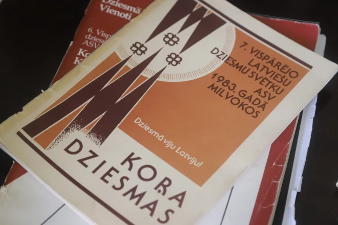 Kolekcija papildinās ar daudziem un dažādiem materiāliem.