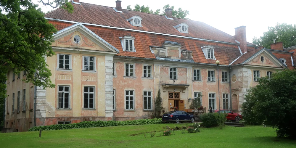 Ēkas remontam vajadzētu papildu līdzekļus, bet – to ar laiku.