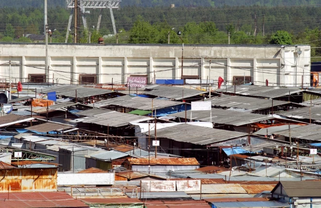 Garjūnu tirgus Lietuvas galvaspilsētā Viļņā. 90. gados tas bija viens no lielākajiem tirgiem Baltijas valstīs. Foto: Shutterstock