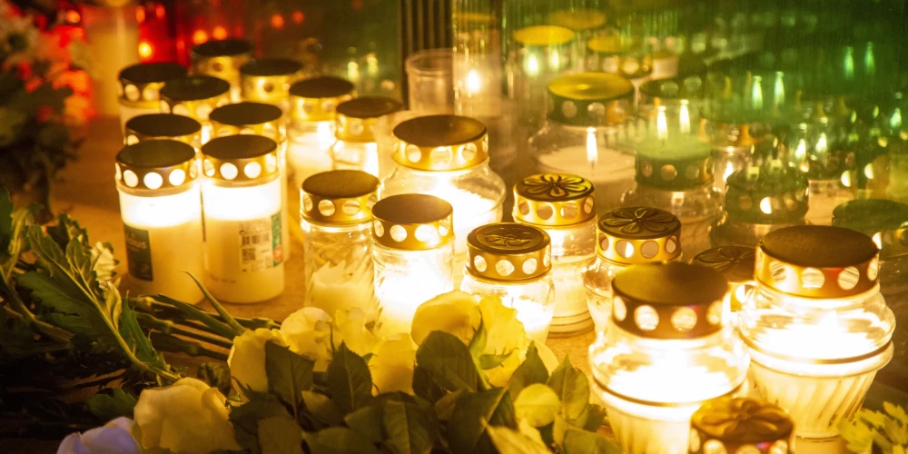 Rīgā tiek pieminēti 2013. gada 21. novembrī Zolitūdes traģēdijā bojāgājušie.