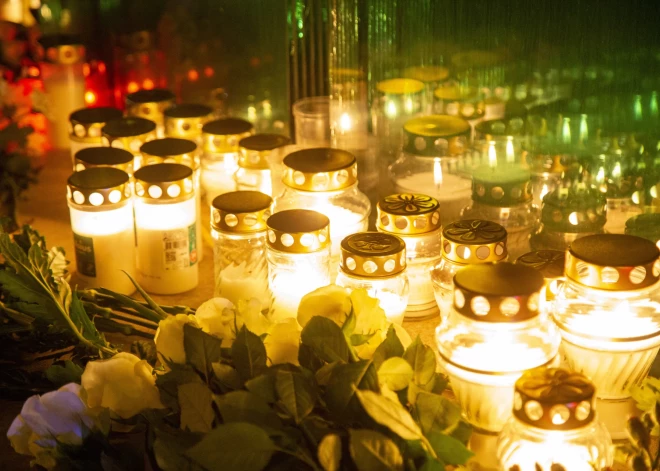 Rīgā tiek pieminēti 2013. gada 21. novembrī Zolitūdes traģēdijā bojāgājušie.