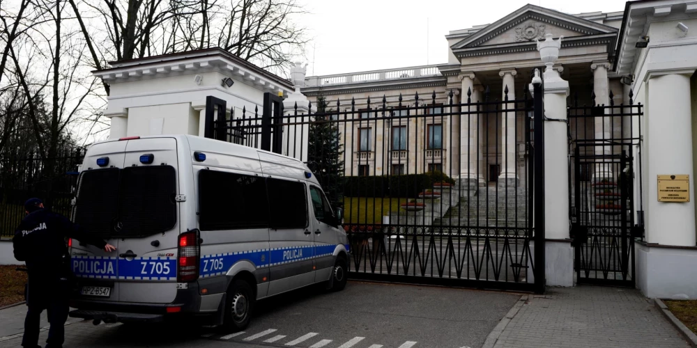 Rezolūcija par Krievijas vēstniecības Varšavā pārcelšanu tika pieņemta ar 439 balsīm "par", nevienam nebalsojot "pret" un tikai vienam deputātam atturoties.