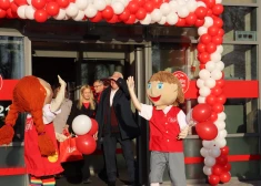 Ozolainē svinīgi atklāts moderns veikals