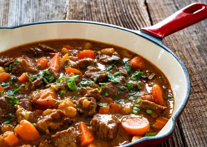 Ароматный гуляш на каждый день: просто, сытно, по-домашнему