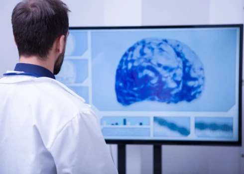 Паркинсон в Латвии - больные платят больше, чем соседи по Балтии.