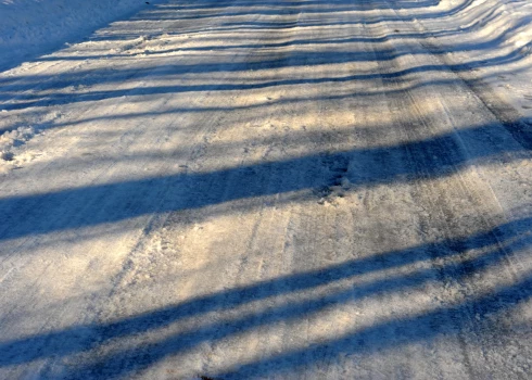 Apledojuma dēļ daudzviet apgrūtināta braukšana. 