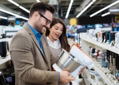 28 ноября пройдет Черная пятница - сколько жители Латвии планируют потратить в этот день скидок