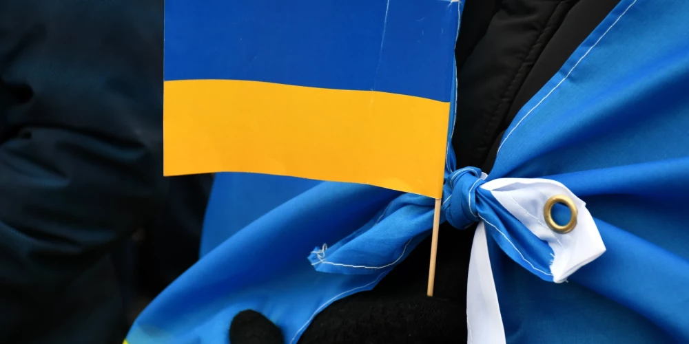 Par ievērojamiem panākumiem starptautiskās olimpiādēs aicina piešķirt Latvijas pilsonību skolēnam no Ukrainas.