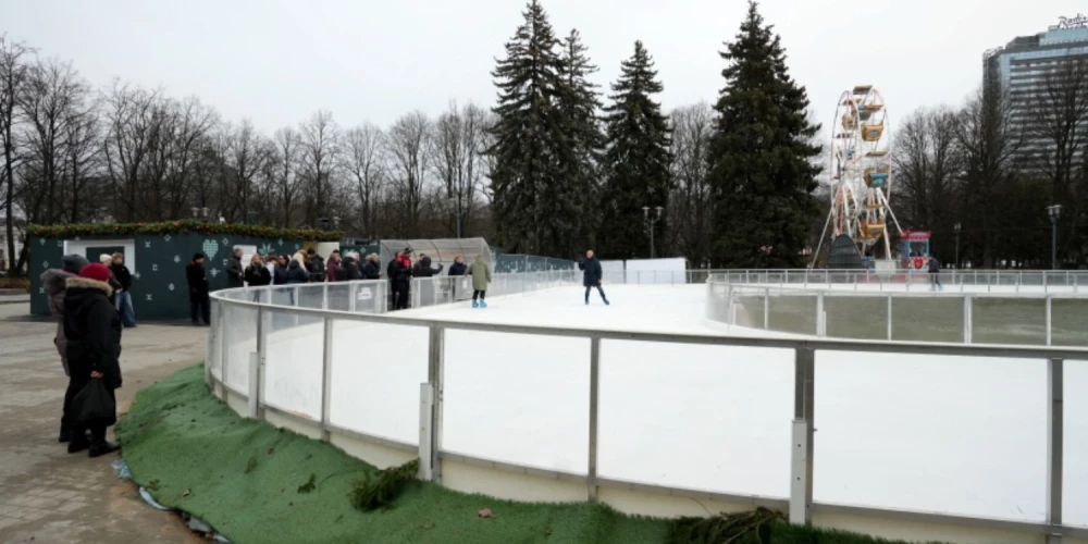 Arī šoziem Esplanādē būs publiskā slidotava. 