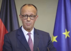 Aptauja: atbalsts Merca valdībai nokrities līdz rekordzemam līmenim