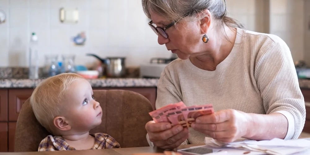 Хотите достойную старость? ЕС готов заставить вас делать накопления.