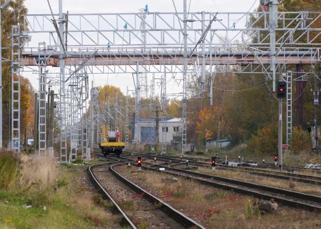 Militārie eksperti brīdina: dzelzceļa līnijas uz Krieviju ir tieši riski Latvijai