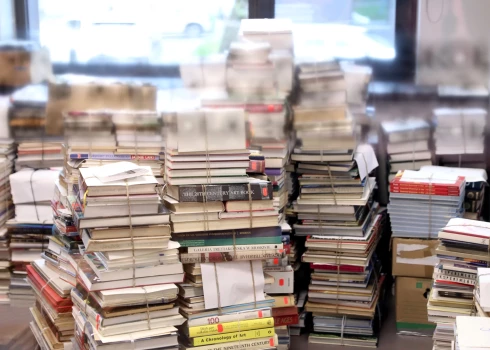 Bibliotēkas aizvien iegādājas Krievijā izdotas grāmatas.