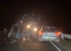 VIDEO: pie Tomes notikusi smaga sadursme; satiksme pilnībā bloķēta