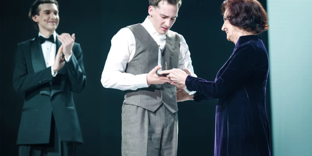 Dailes teātrī pasniegtas "Spēlmaņa nakts" balvas.